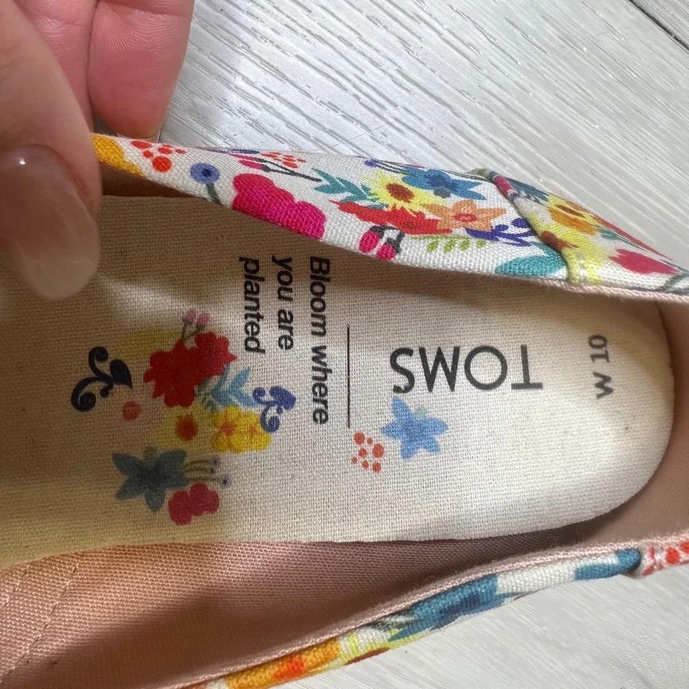 TOMS alpargata Canvas Slip On Shoes floral spring NWT summer‎ flowers 10